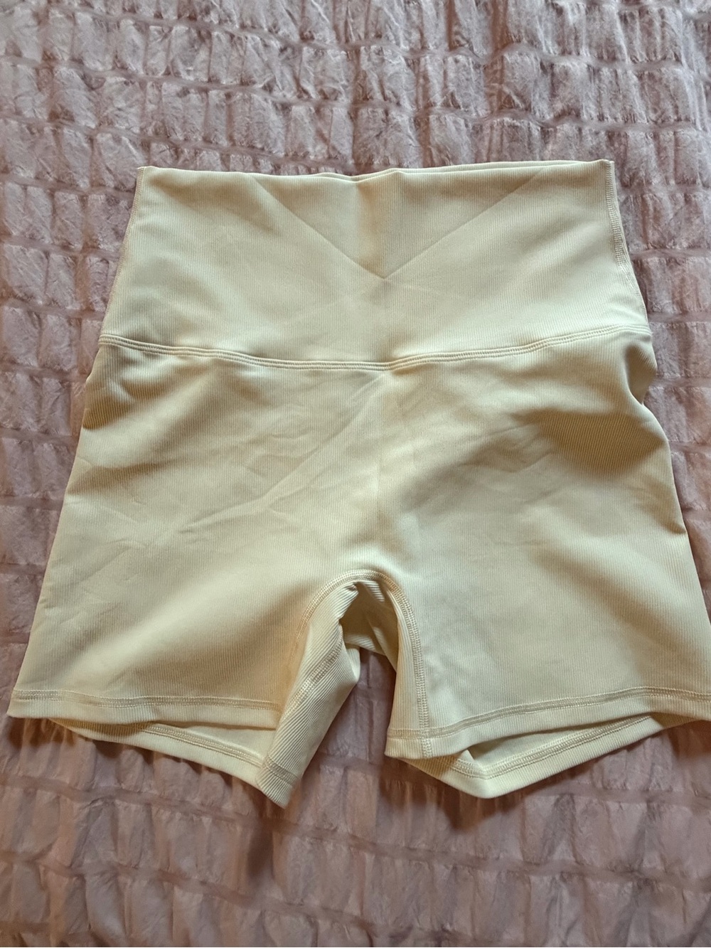 HALARA High-Waist Bike Shorts in Pale Yellow